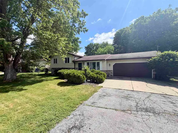 4132 Meadowbrook, Saginaw, MI 48623