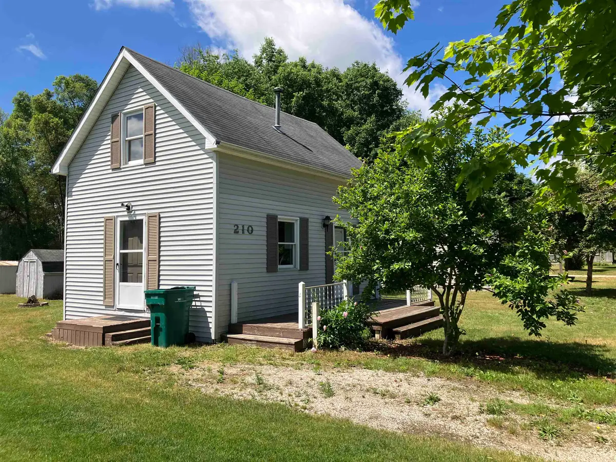 210 Sherman, Gladwin, MI 48624 - #1