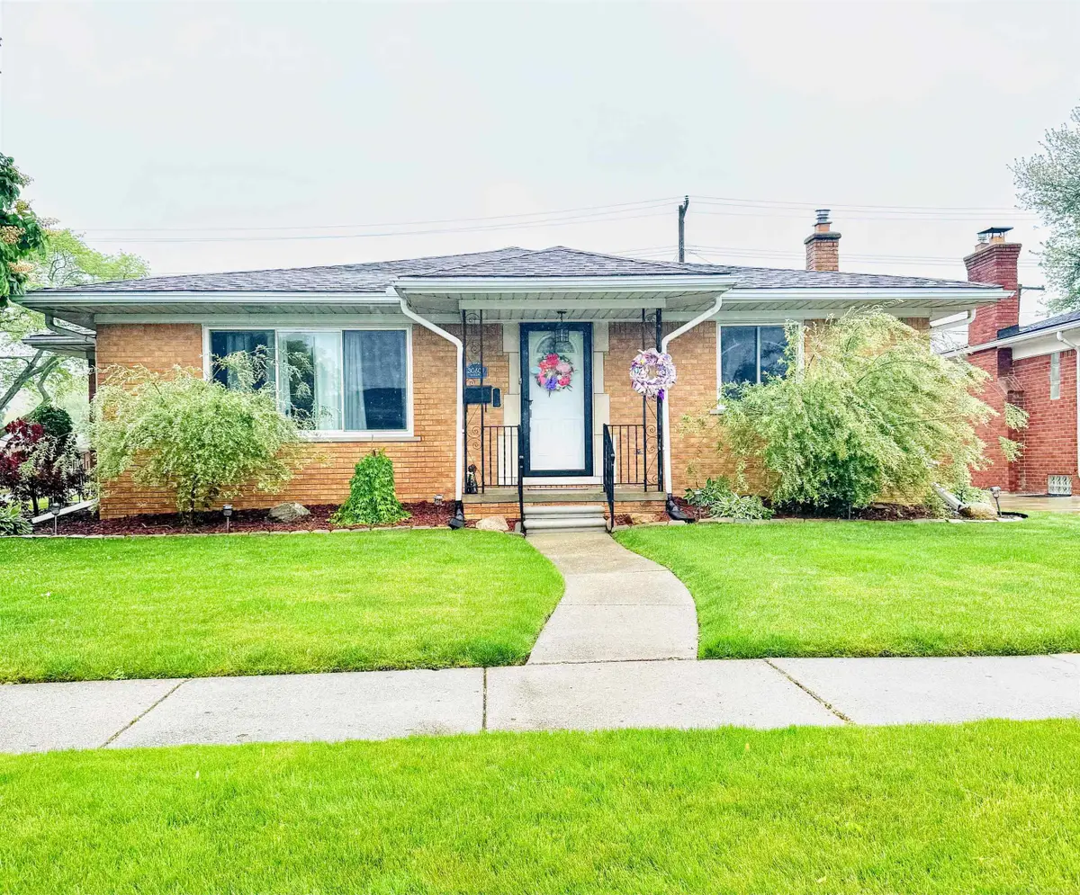 30601 Taylor, Saint Clair Shores, MI 48082 - #1