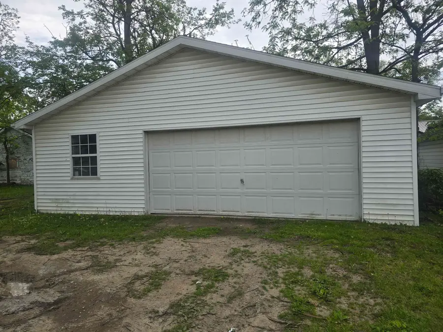 2066 E Bristol, Burton, MI 48529 - #2