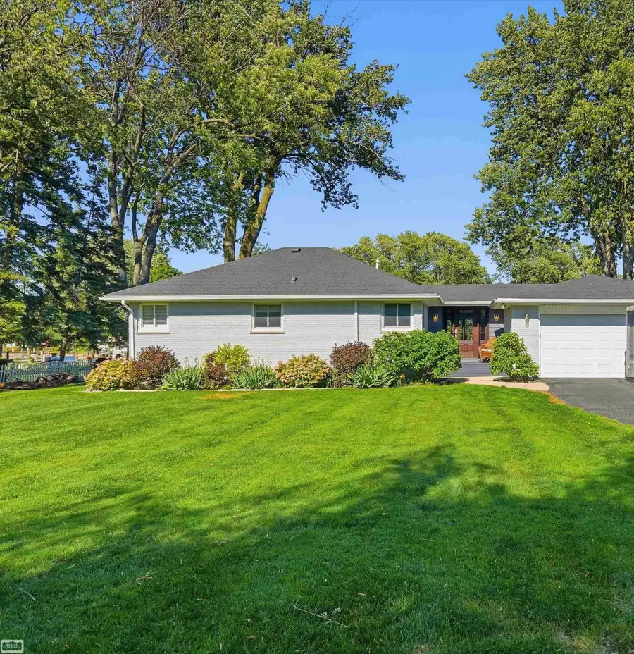 39734 Cove, Harrison Township, MI 48045 - #2