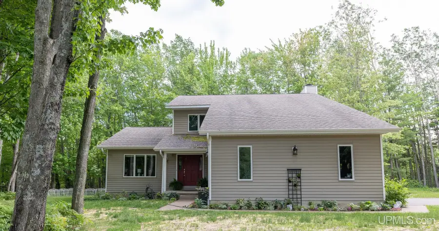 935 W Orianna, Marquette, MI 49855 - #3