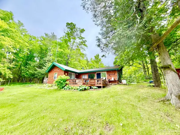 N7667 Camp Three, Hardwood, MI 49834