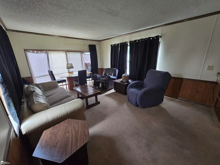 329 King George Iii, Flint, MI 48507 - #3