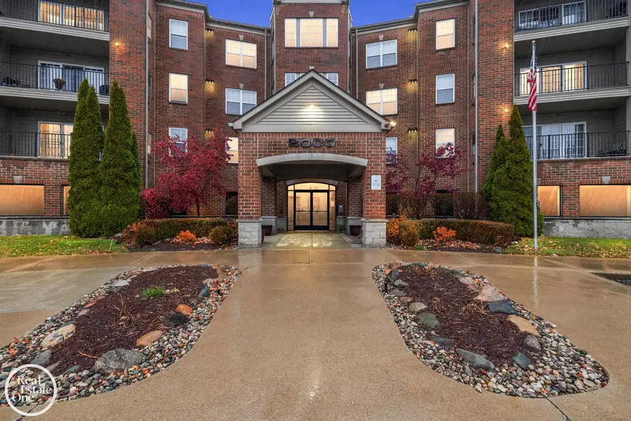 2118 Country Club #Unit 10, Saint Clair Shores, MI 48082 - #2