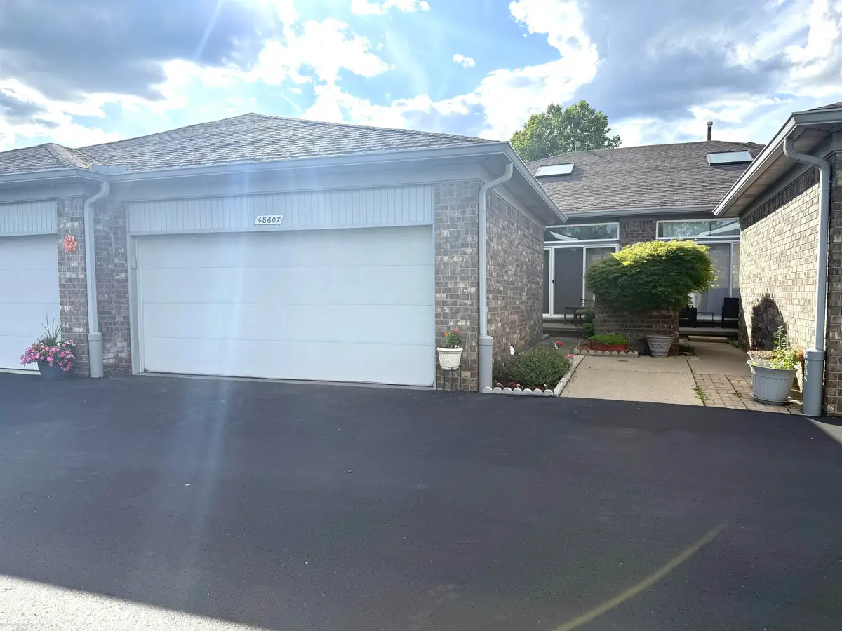 48607 Sugar Bush, Shelby, MI 48315 - #1