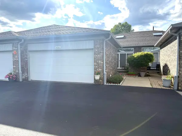 48607 Sugar Bush, Shelby Twp, MI 48315