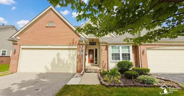 5492 Elmhurst, Trenton, MI 48183
