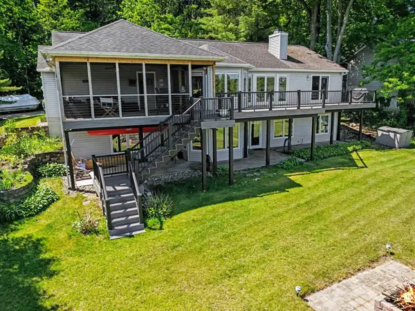 16036 Lewis Lake, Vandalia, MI 49095
