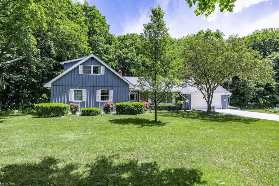 3285 Yorkshire, Port Huron, MI 48060 - #2