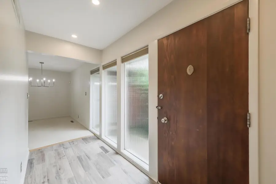 930 E Crescent, Grosse Pointe Woods, MI 48236 - #3