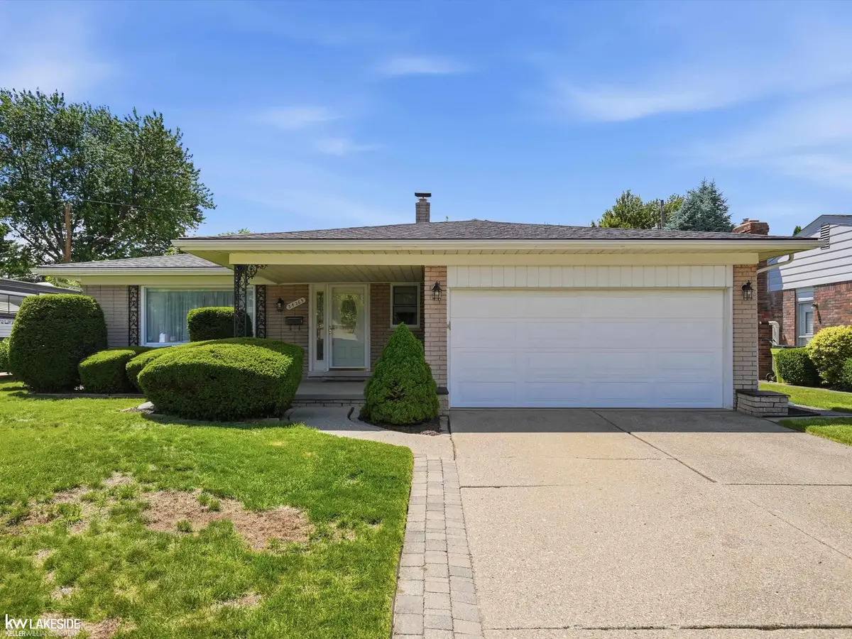 34265 Greentrees, Sterling Heights, MI 48312 - #1