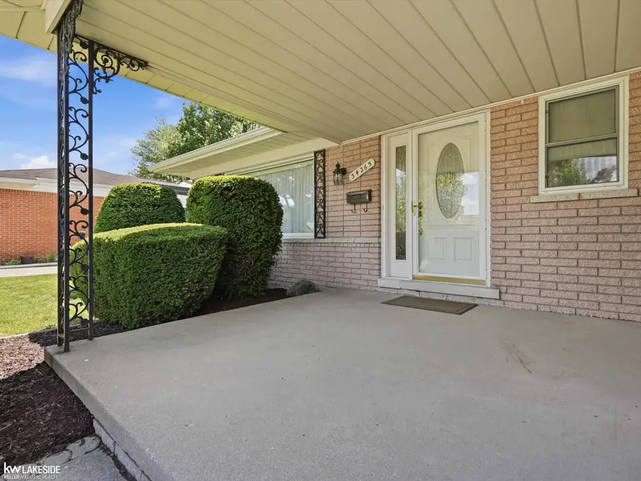 34265 Greentrees, Sterling Heights, MI 48312 - #3