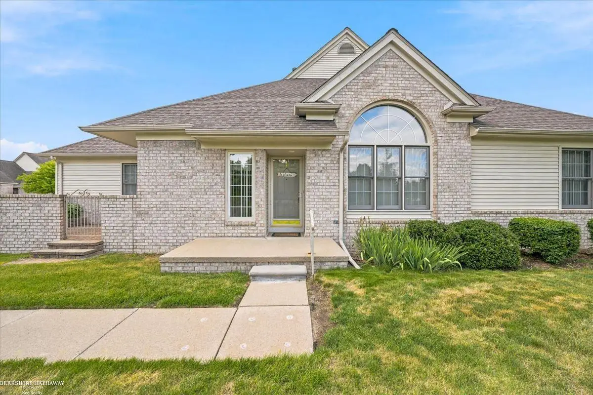 13300 Wyndemere, Sterling Heights, MI 48313 - #1