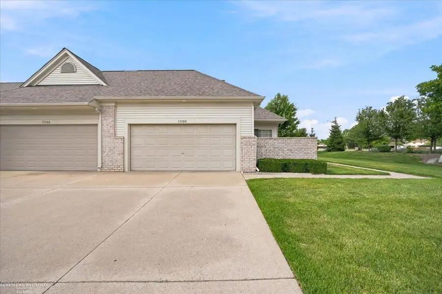 13300 Wyndemere, Sterling Heights, MI 48313 - #3