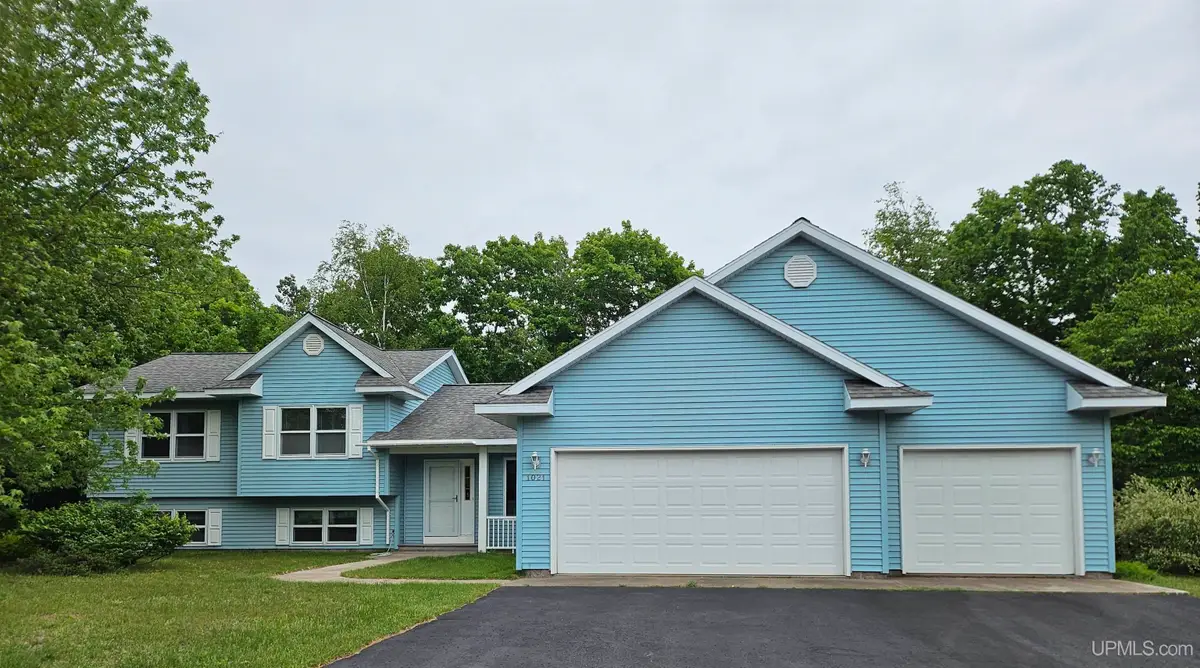 1021 Crestwood Glade, Hancock, MI 49930 - #1