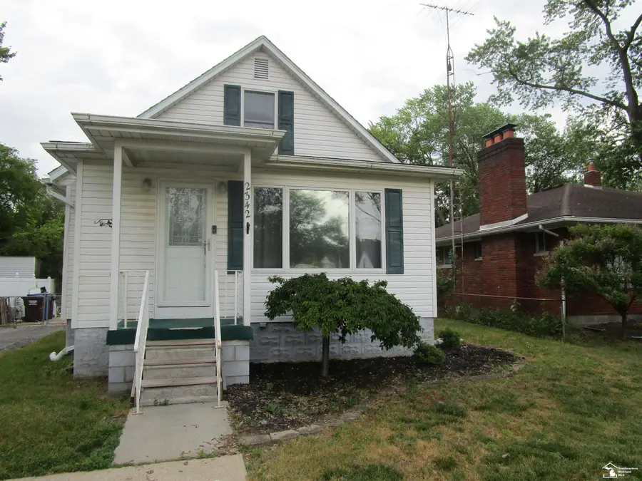 2342 Vivian, Monroe, MI 48162 - #3