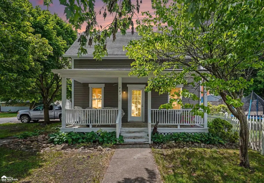 703 Brady, Chesaning, MI 48616 - #2