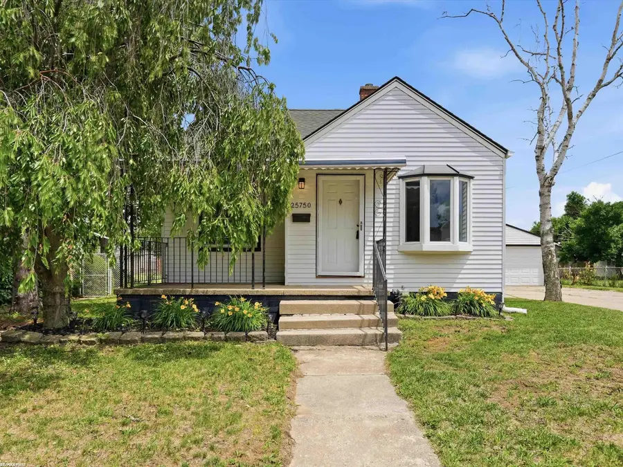 25750 Send, Roseville, MI 48066 - #2