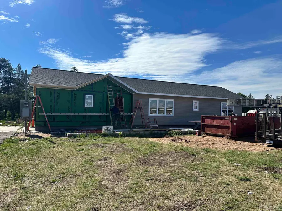 108 Albatross, Gwinn, MI 49841 - #3