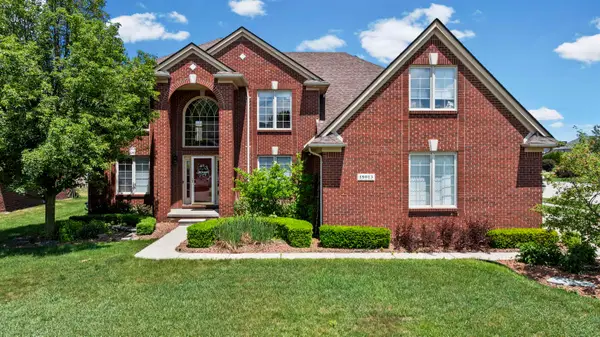 18913 Strongford, Macomb, MI 48044