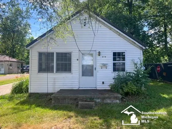 978 Division, Adrian, MI 49221