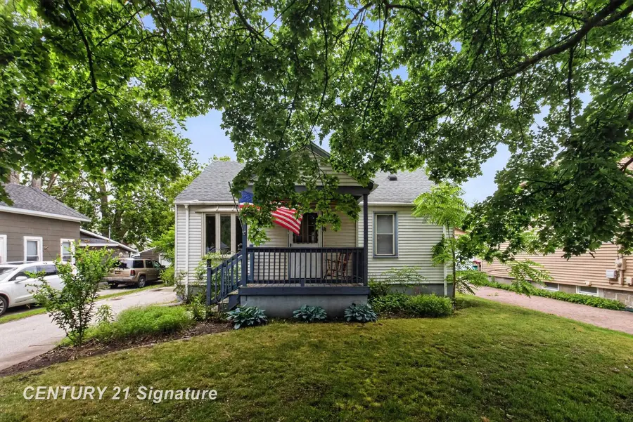 1907 James, Essexville, MI 48732 - #2