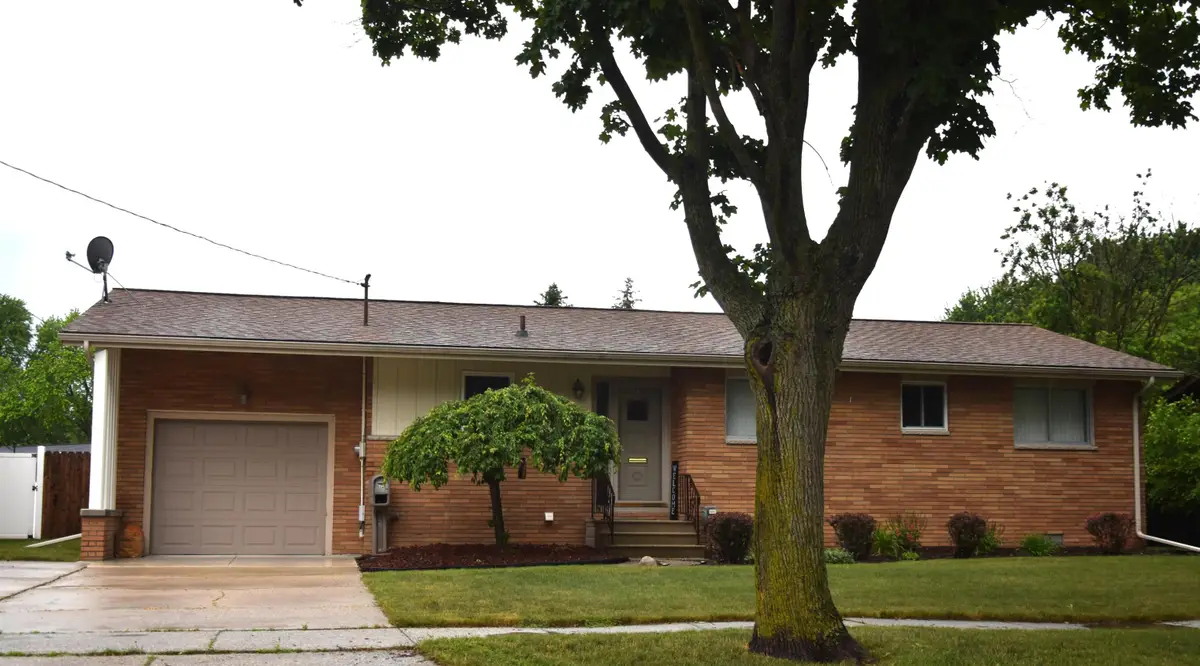 114 Burns, Essexville, MI 48732 - #1