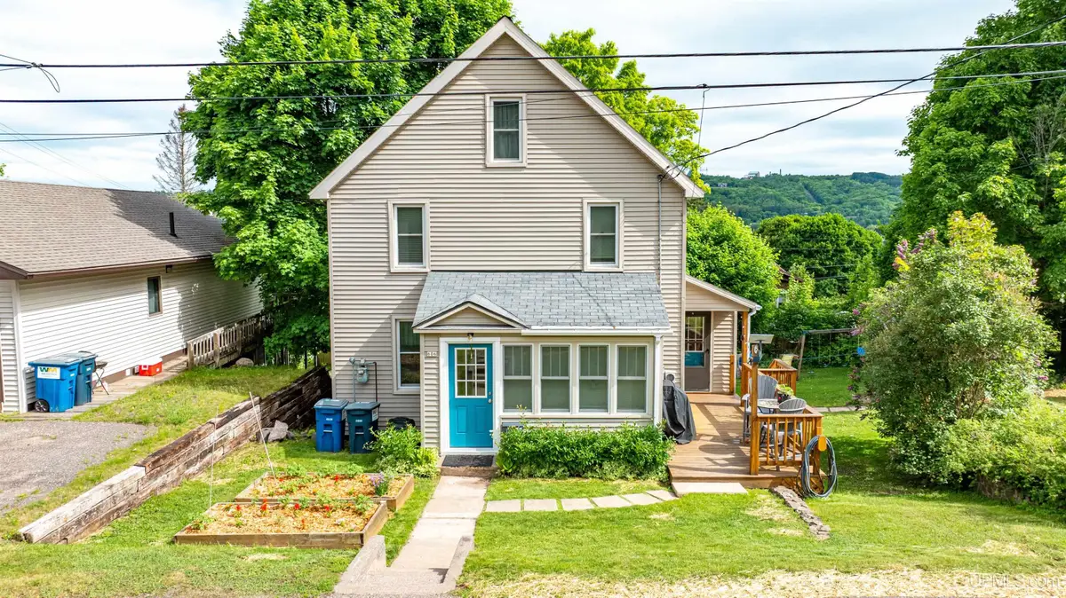 606 W Calverley, Houghton, MI 49931 - #1