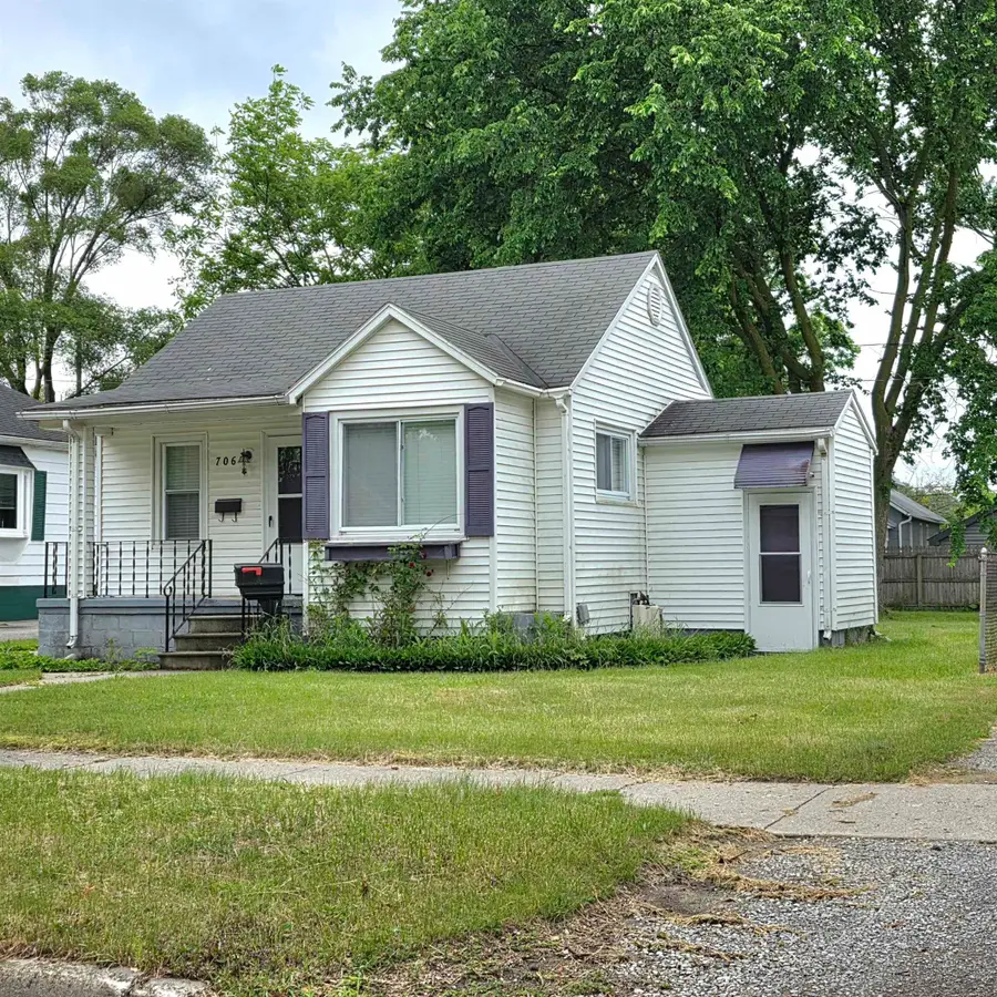 706 Oak, Essexville, MI 48732 - #2