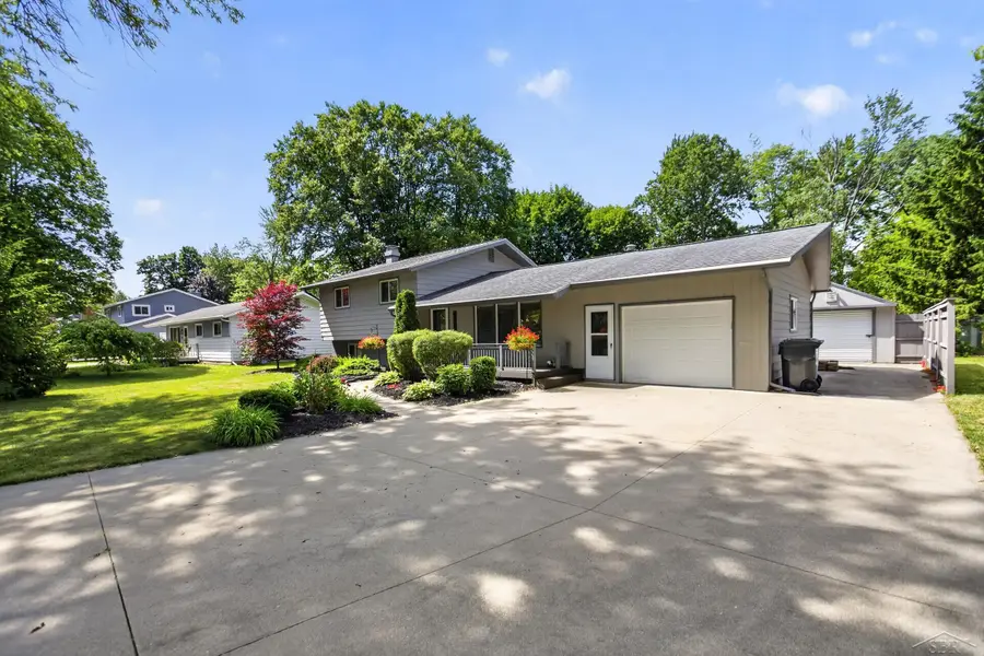 2112 Hillgrove, Midland, MI 48642 - #2