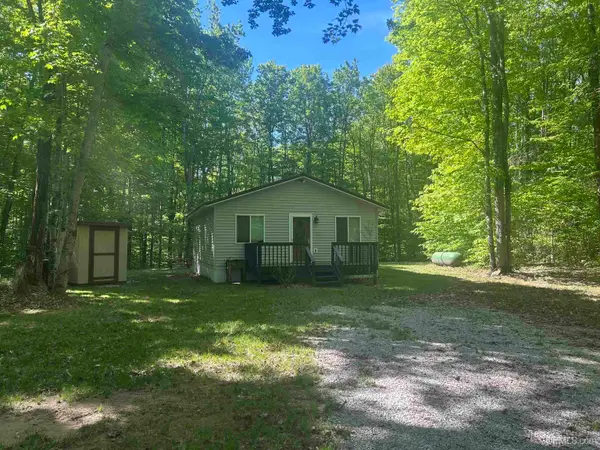 285N Round Lake, Wetmore, MI 49895