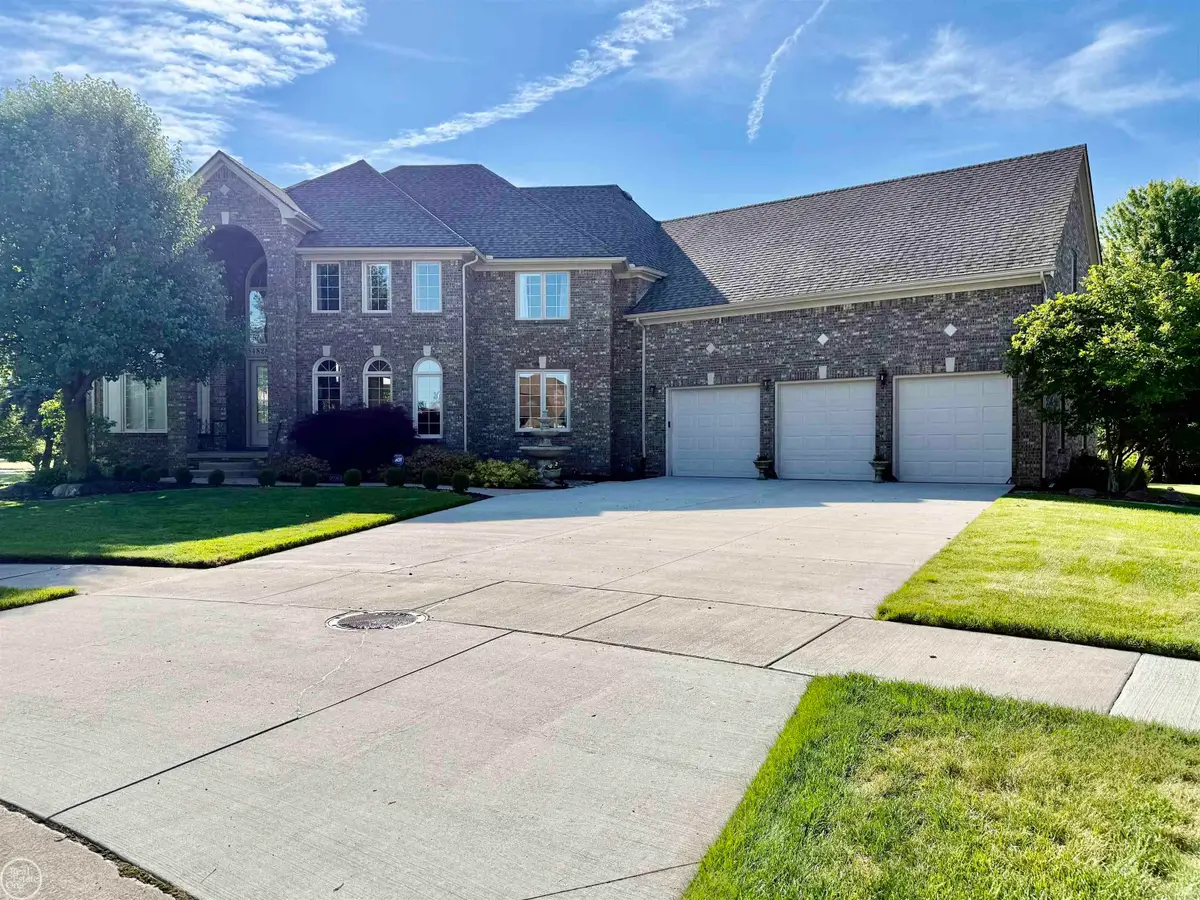 54828 Danielle, New Baltimore, MI 48047 - #1