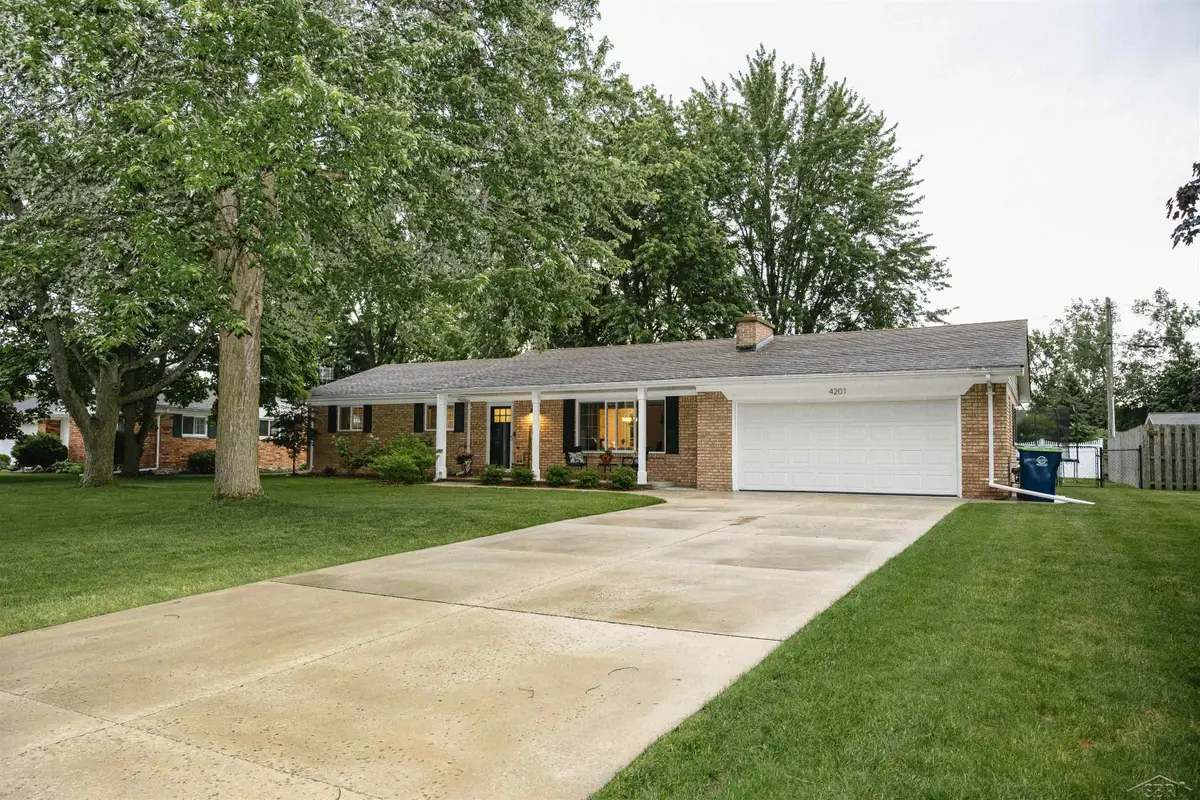 4201 Sweetbriar Dr., Saginaw, MI 48603 - #1