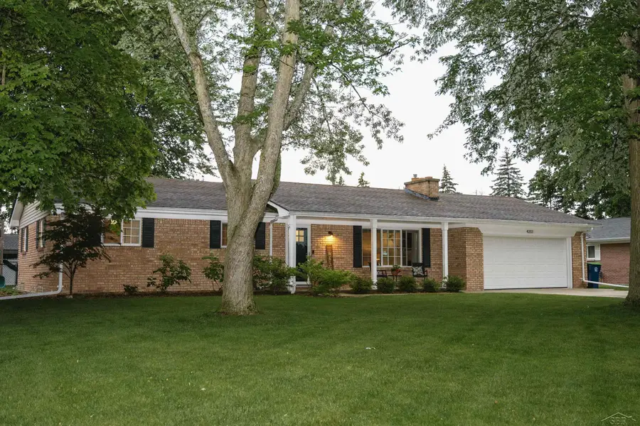 4201 Sweetbriar Dr., Saginaw, MI 48603 - #3