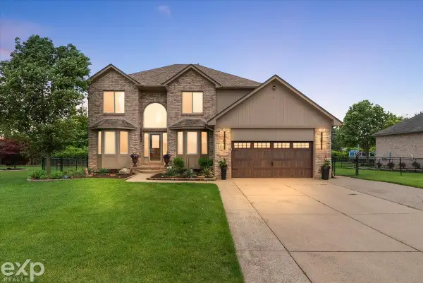 47645 Burlingame, New Baltimore, MI 48047