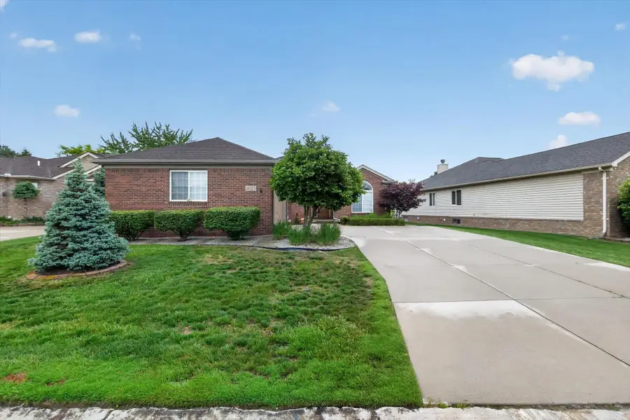 3629 New Boston, Sterling Heights, MI 48314 - #3