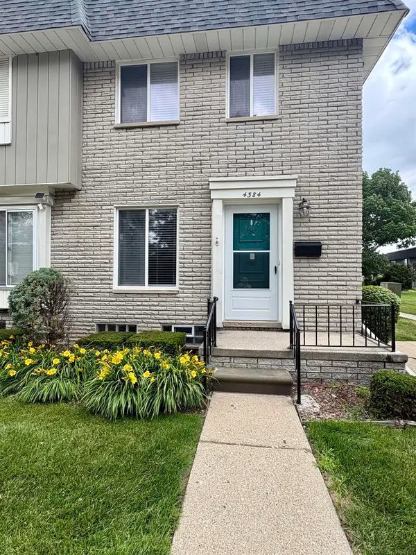 4384 15 Mile #63, Sterling Heights, MI 48310