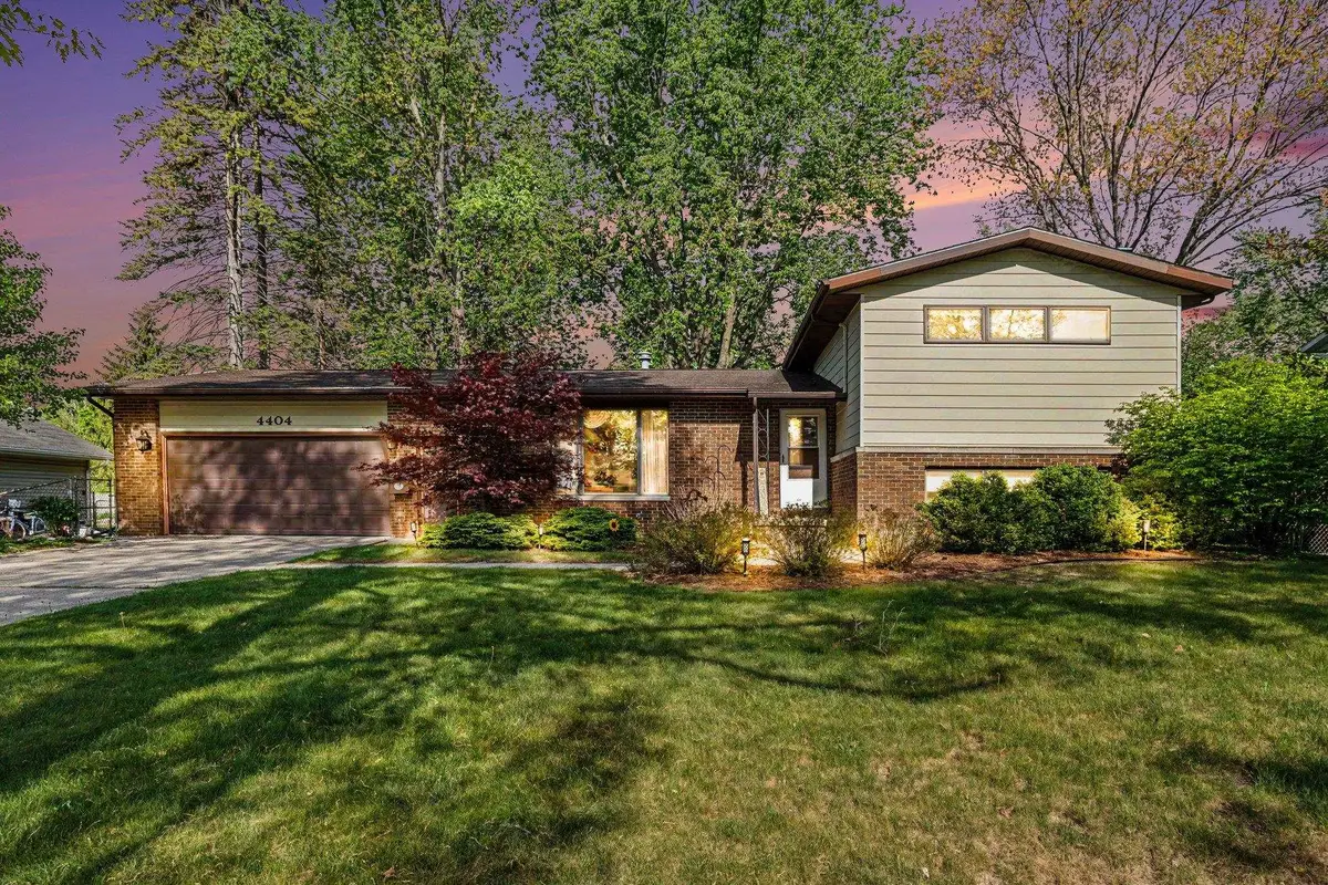 4404 Robinhood Terrace, Midland, MI 48642 - #1