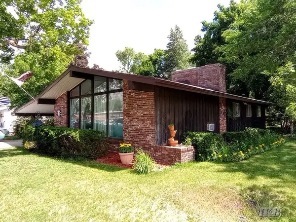 525 W First, Gladwin, MI 48624
