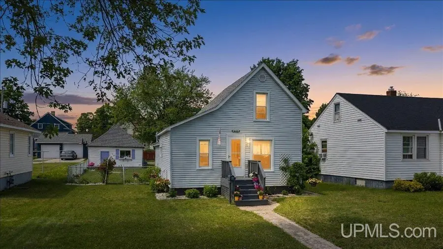 1214 Montana, Gladstone, MI 49837 - #3