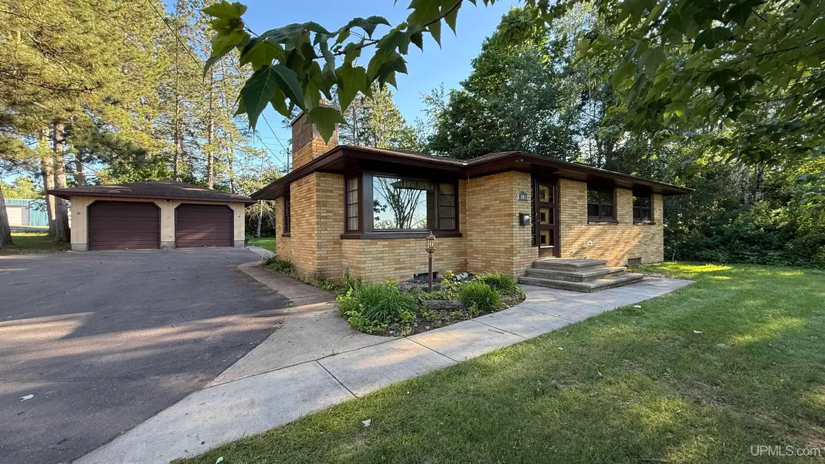 803 Magnetic, Hurley, WI 54534 - #1