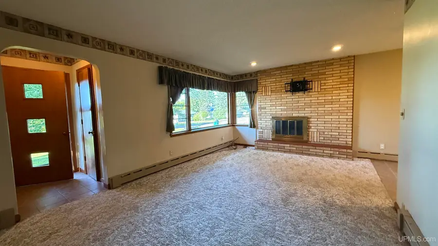 803 Magnetic, Hurley, WI 54534 - #2