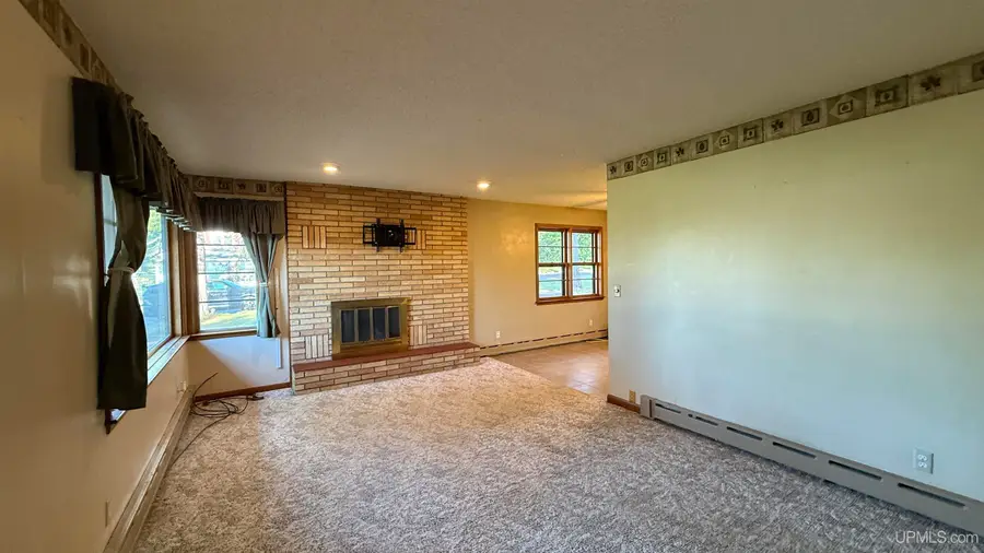 803 Magnetic, Hurley, WI 54534 - #3
