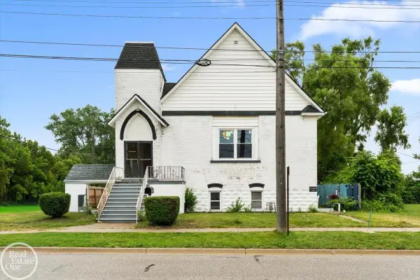 3404 24th St., Port Huron, MI 48060