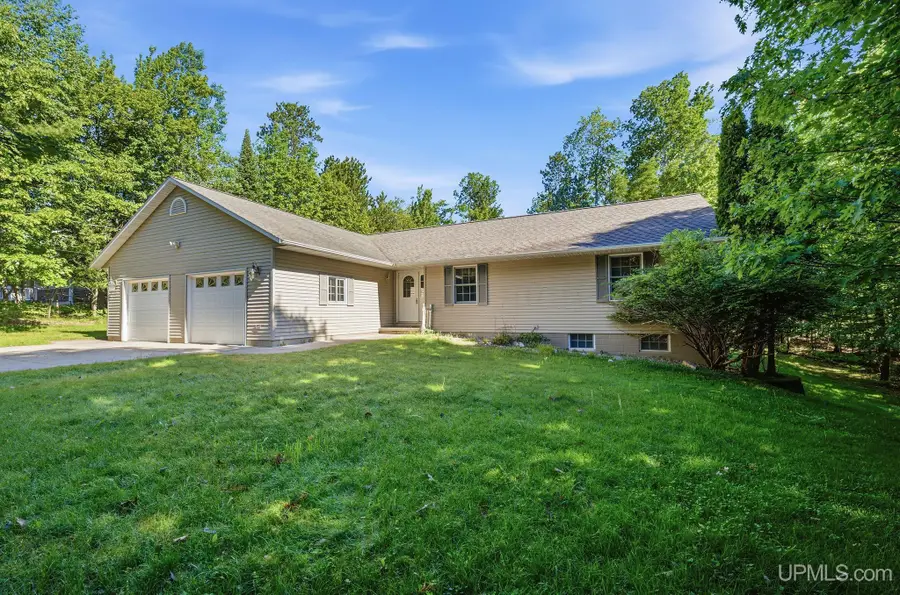 22 Stephen Lee, Marquette, MI 49855 - #2
