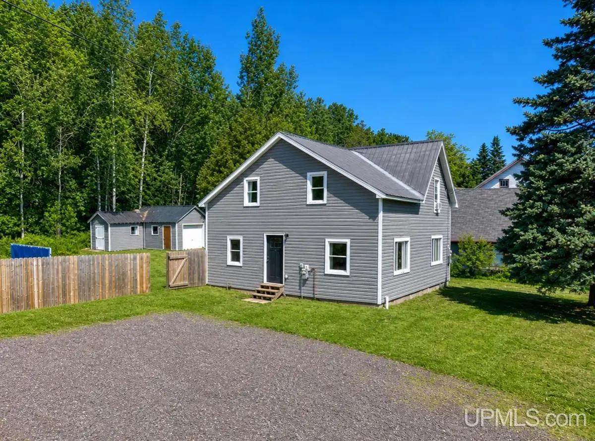 42731 Wilson Memorial, Chassell, MI 49916 - #1