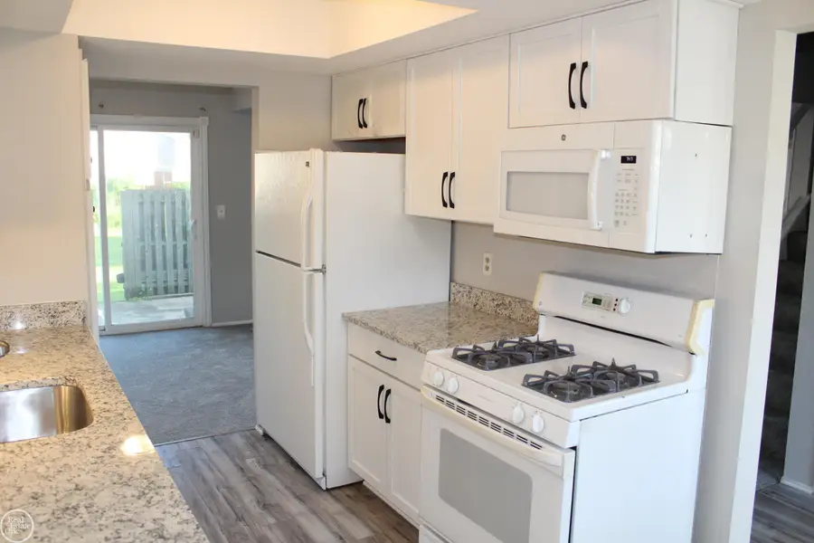 37448 Charter Oaks #bldg 122 unit 145, Clinton Township, MI 48036 - #3