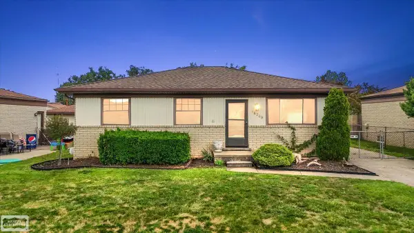 16209 Secretariat, Roseville, MI 48066