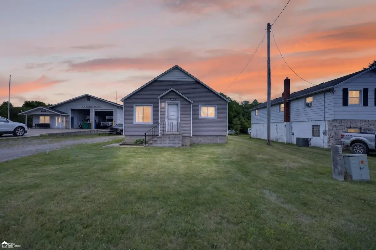 7514 S Saginaw, New Lothrop, MI 48460 - #1
